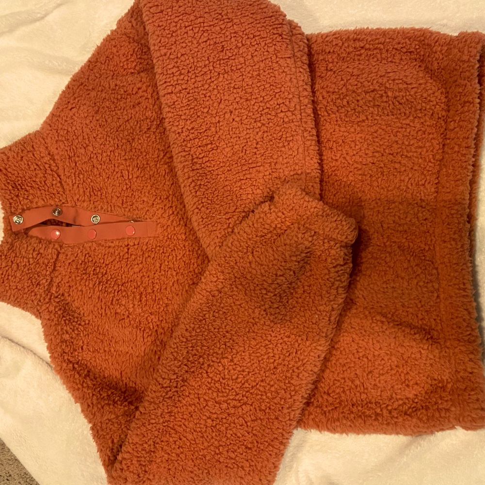 Fuzzy pullover crewneck